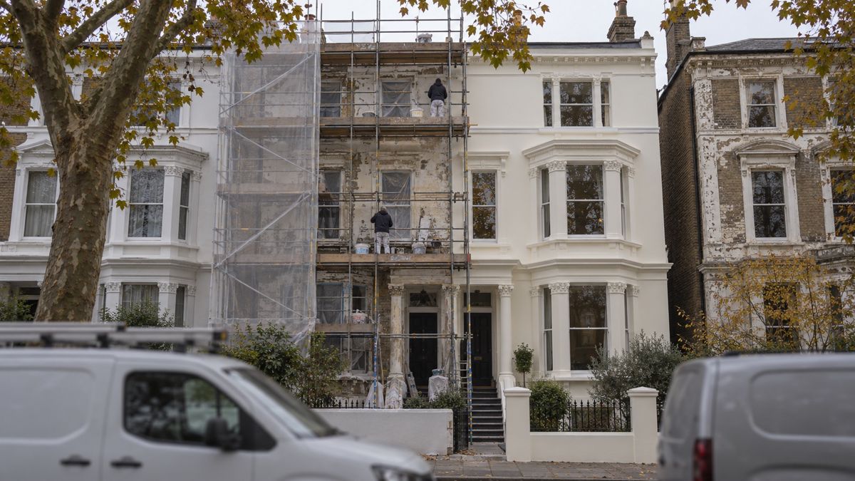 How Much Does It Cost to Paint the Exterior of a House in London?